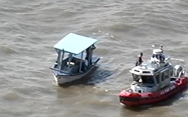 UCN 07-214 VSL Tow, Lake Pontchartrain