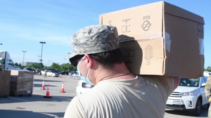 Guardsmen support families at Fort Worth Food Run