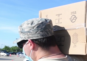 Guardsmen support families at Fort Worth Food Run