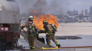ARFF Marines train with San Diego County firefighters