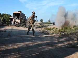 1-119th Field Artillery Regiment conducts direct fire training at Northern Strike 20