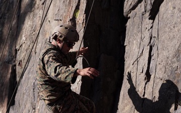 4th Recon, E Co Participate in a Modified Mountain Training Exercise: B-Roll