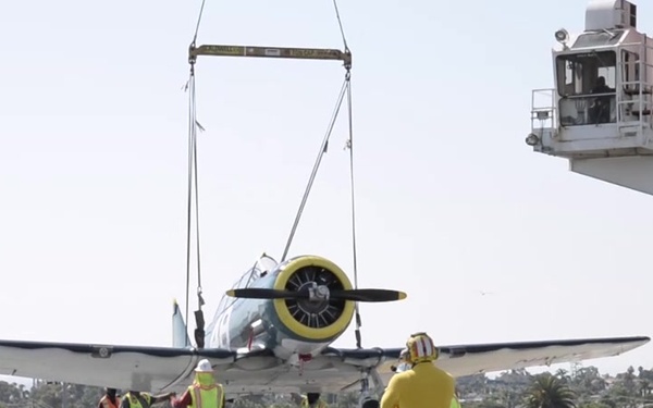 Warbirds Onloaded Aboard USS Essex