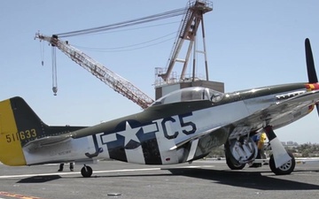 Warbirds Onloaded Aboard USS Essex