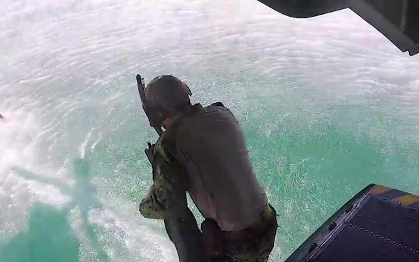 EOD Conducts Cast and Recovery Training in the Arabian Gulf