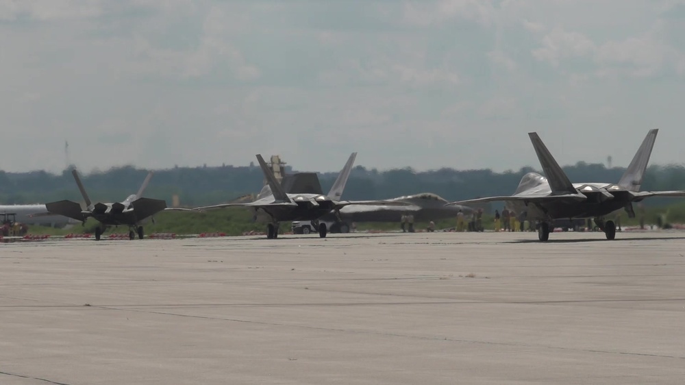 DVIDS - Video - F-22 Raptors land at WPAFB