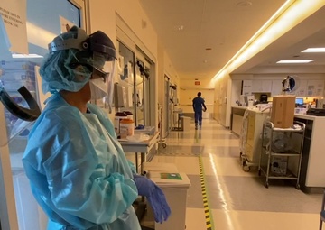 Air Force medical providers treat patients in Los Angeles ICU