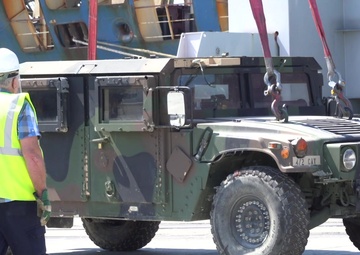 4/2 Soldiers conduct port operations