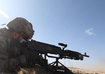 B-Roll: M240B machine gun training, 120fps, no audio