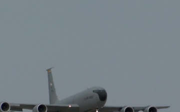 Iowa KC-135 lands