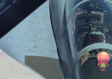 Tankers refuel Navy Hornets