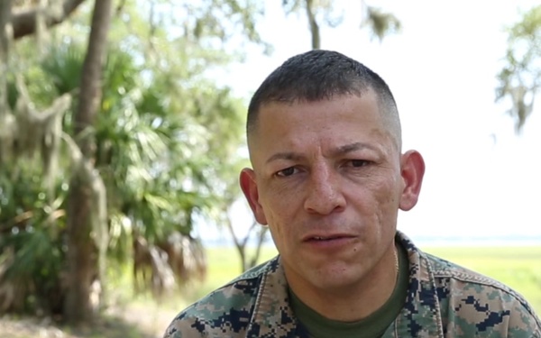De inmigrante a oficial del Marine Corps | From Immigrant to Marine Corps Officer (No Subtitles)