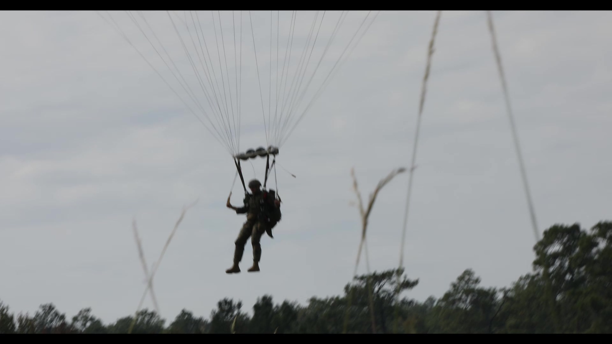 Marines with 3rd Force Reconnaissance Company, 4th Marine Division, conduct airborne operation events at Camp Shelby, Miss., Oct. 6, 2020. Reservists with 3rd Force Recon train to remain the nation’s force in readiness, prepared to go, fight, and win at a moment&#39;s notice. ( U.S. Marine Corps Video by LCpl. Ryan Schmid)