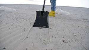 B-ROLL: Coast Guard partners with Florida agencies to remove oil from Gulf Islands National Seashore