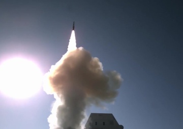 USS Zumwalt (DDG 1000) Live-Fire Test of SM-2 Missile