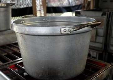 25th Division Sustainment Brigade: 569 Quartermaster Company (Field Feeding Team) B-Roll