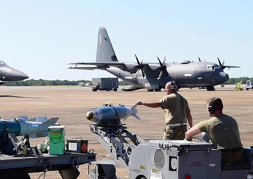 366th Fighter Wing Airmen execute hot refuel during Agile Flag 21-1