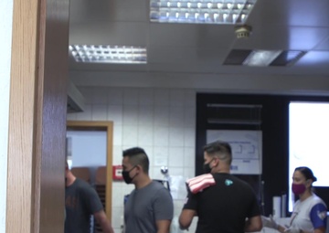 86 AW/HC provide meals to quarantine Airmen (Grace Delivery) - B Roll