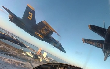 Blue Angels Final &quot;Legacy&quot; Hornet Flight Over Pensacola
