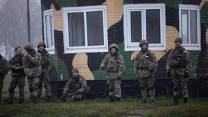 US Army Advisors observe Ukrainian platoon attack