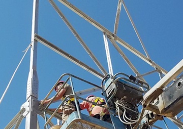 Rudy and Sue Build a Tower