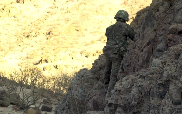 U.S. Army Soldiers Particapate in French Desert Commando Course