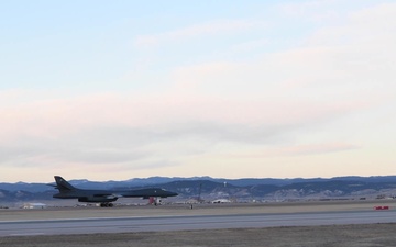 B-1B Lancer returns home to Ellsworth AFB
