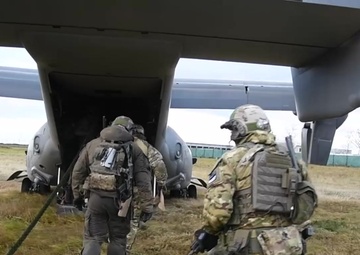 352d SOW Airmen perform fast-rope, hoist training with Estonian SOF