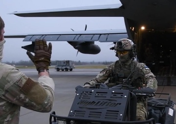 352d SOW Airmen perform infiltration training with Estonian SOF