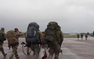 U.S. and Swedish Special Operations Forces train alongside each other