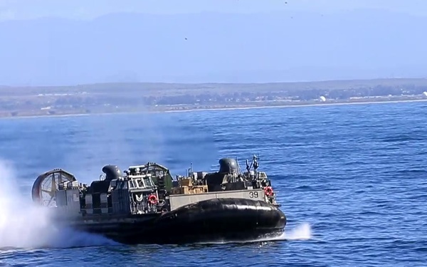 Bravo Company, BLT 1/4, Marines, Sailors embark aboard USS Somerset via LCAC
