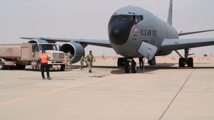 KC-135 Hot Pit Refuel