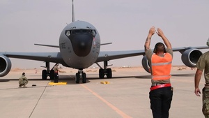 KC-135 Hot Pit Refuel
