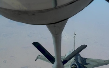U.S. Air Force refuels Qatari Emiri Air Force Rafales