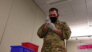 175th Medical Group Administers COVID-19 Vaccine to Airmen