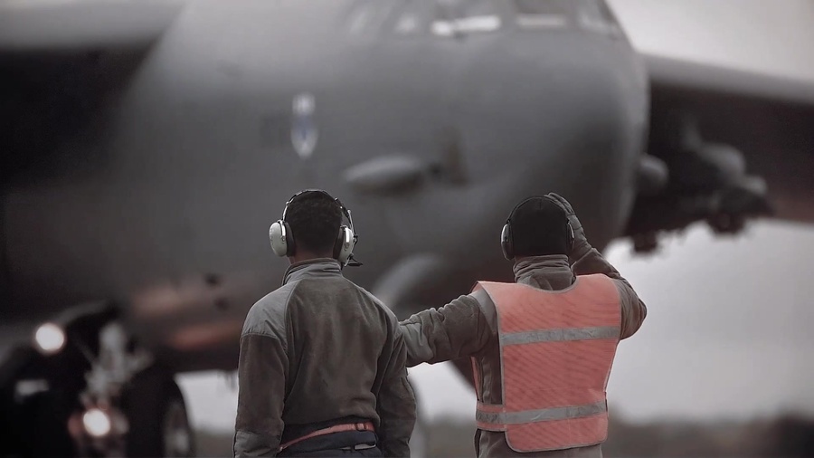 DVIDS - Images - KC-135 performs flyover at Kansas City Chiefs game