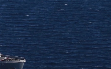 USS Somerset transits Strait of Hormuz
