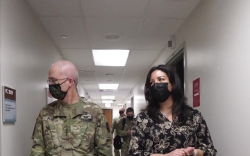 Lt. Gen. Place visits Tripler Army Medical Center