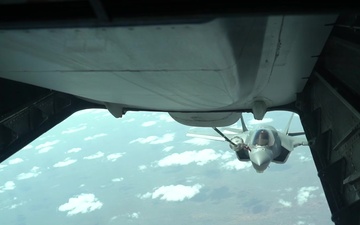 KC-10 Extender fuels Operation Octave Quarts