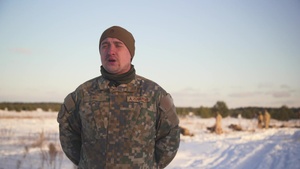 Latvian soldiers practise shooting while on skis