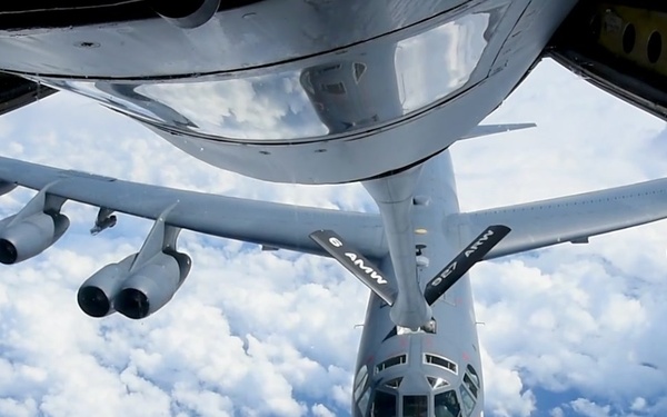 Refueling B-52s