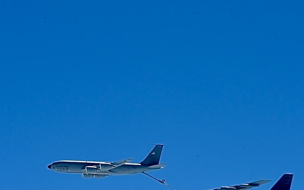 Refueling B-52s
