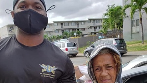 A 25th Combat Aviation Brigade Soldier uses community service to spread aloha