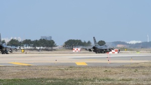 8th FW Aircraft Taxi BRoll