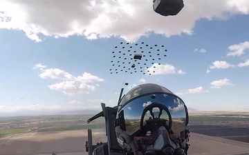 A-10 thunderbolt II Demonstration Team in-flight footage