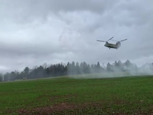 Soldiers from 1-109th Infantry Regiment conduct aerial movement