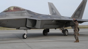 MWSS-171 Conducts Joint Refueling with F-22s (B-roll)