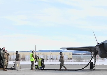 354th LRS &amp; 356th AMU conduct F-35 hot pit refueling