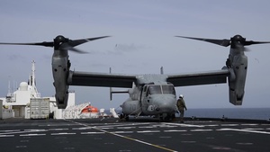 First MV-22B Osprey Lands Aboard USNS Mercy