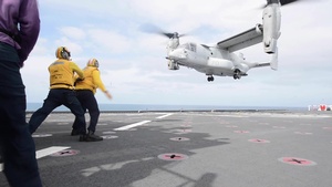 First MV-22B Osprey Lands Aboard USNS Mercy